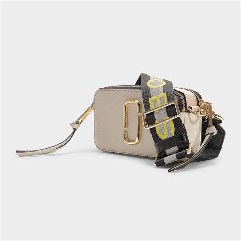 marc jacobs snapshot bag beige.